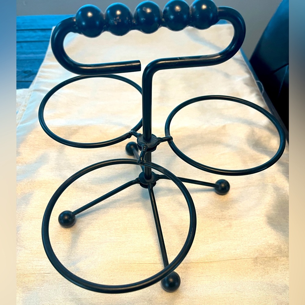 Dip dish holder